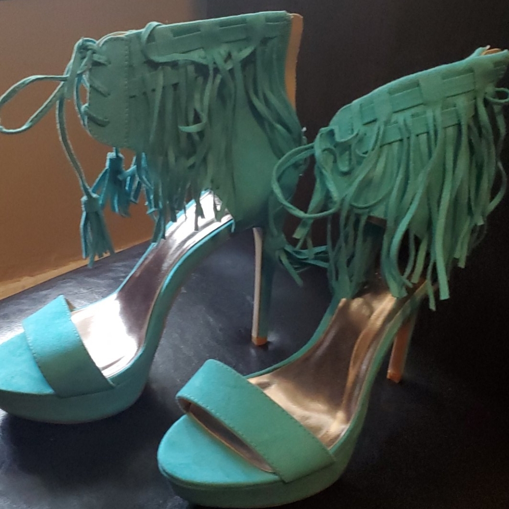 Shoes - Picture 2 of 2